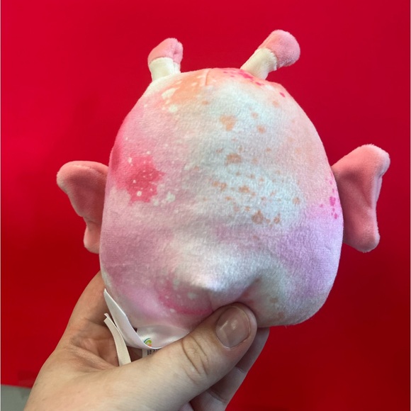 Capsule butterfly squishmallow - Picture 2 of 2
